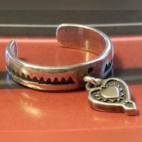 Silpada Sterling Silver Swaying Heart Toe Ring - Picture 6 of 12